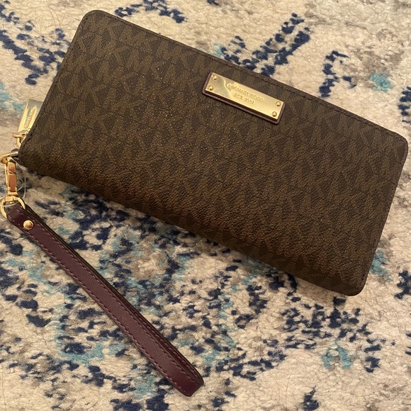 MK Travel Continental - Picture 8 of 11